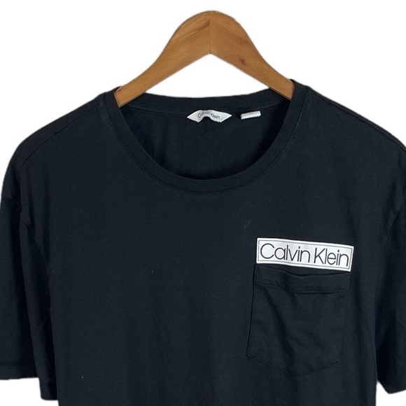 TS975 Men’s Calvin Klein Spell Out Modern Pocket T Shirt XL - Picture 3 of 4